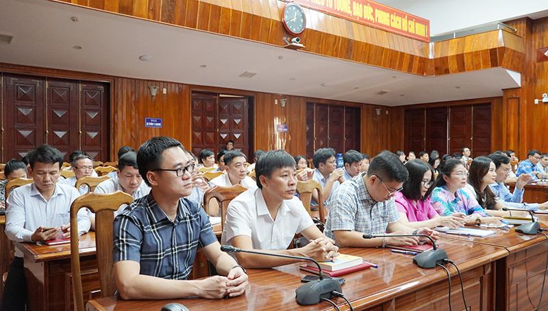 Các đại biểu dự hội nghị tập huấn.