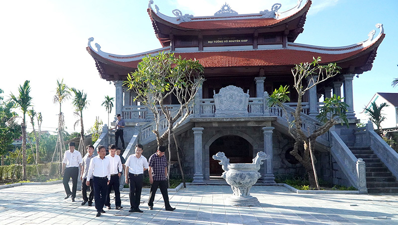Đồng chí Bí thư Tỉnh ủy đề nghị huyện Lệ Thủy khẩn trương hoàn thiện dự án để đón tiếp nhân dân, du khách dâng hương, tưởng niệm Đại tướng Võ Nguyên Giáp  