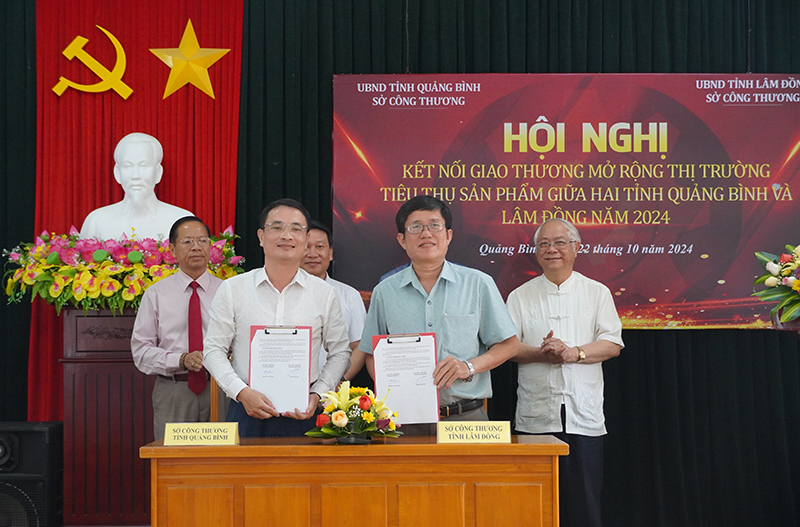 Ký kết biên bản hợp tác giữa 2 Sở Công Thương Quảng Bình và Lâm Đồng.