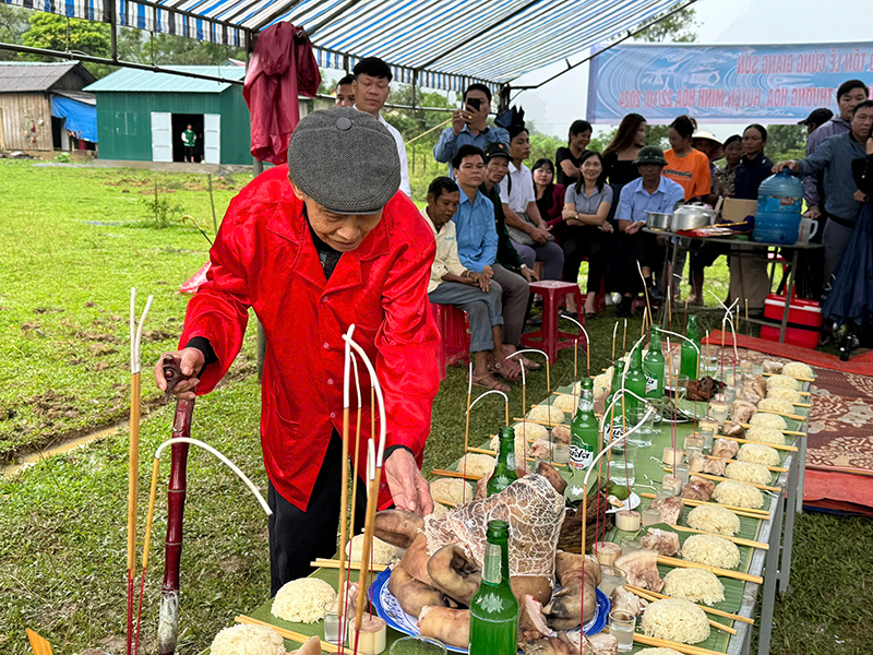 phong phú thêm đời sống văn hóa tinh thần của đồng bào, góp phần thúc đẩy phát triển kinh tế, xã hội và du lịch trên địa bàn.