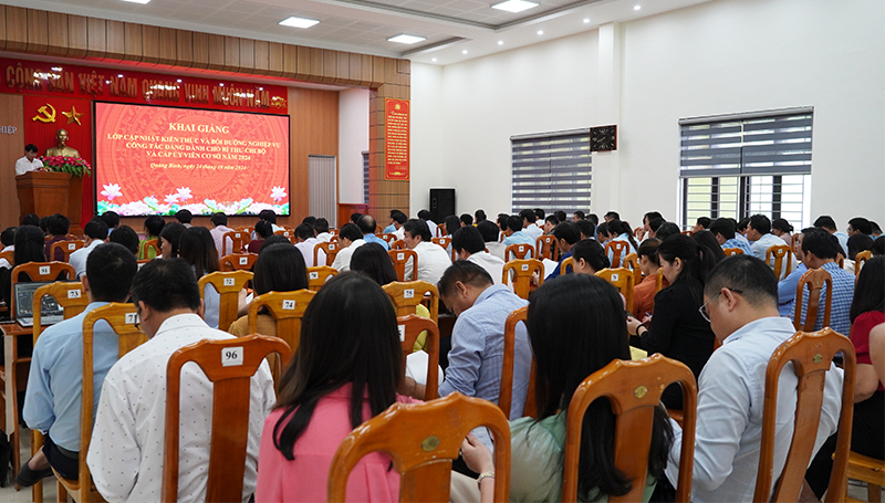 Các học viên được cập nhật, bồi dưỡng 7 chuyên đề.