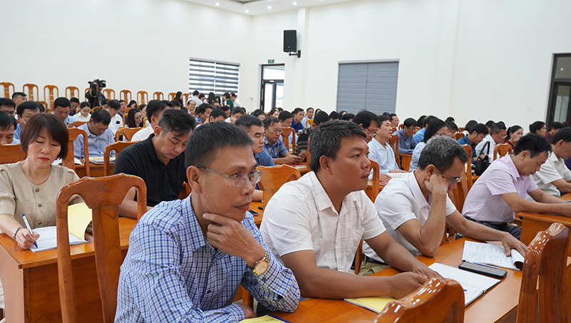 Các học viên tham gia lớp cập nhật kiến thức và bồi dưỡng nghiệp vụ công tác Đảng.