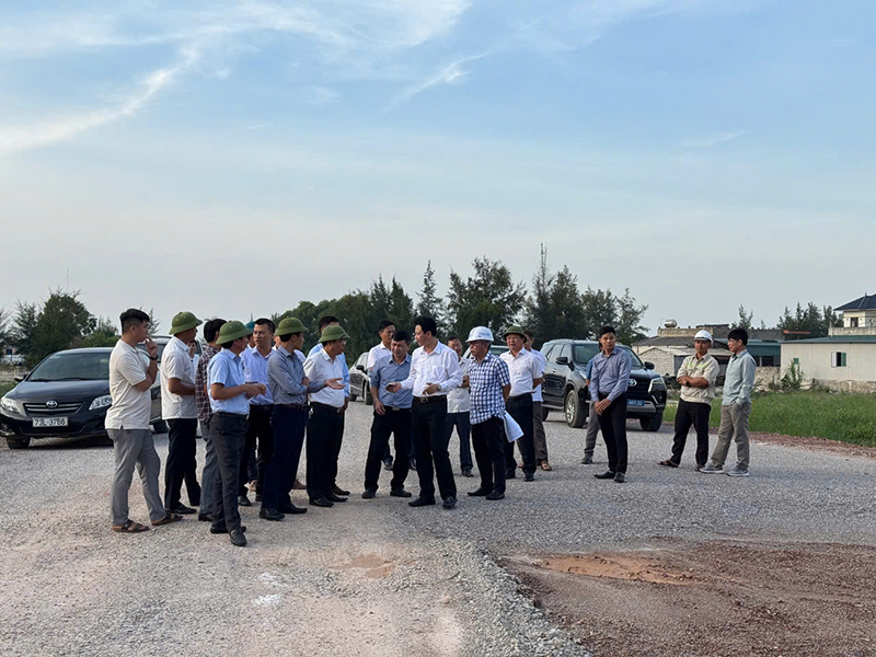 Tập trung bàn bạc, tìm các giải pháp tháo gỡ những vướng mắc trong giải phóng mặt bằng 