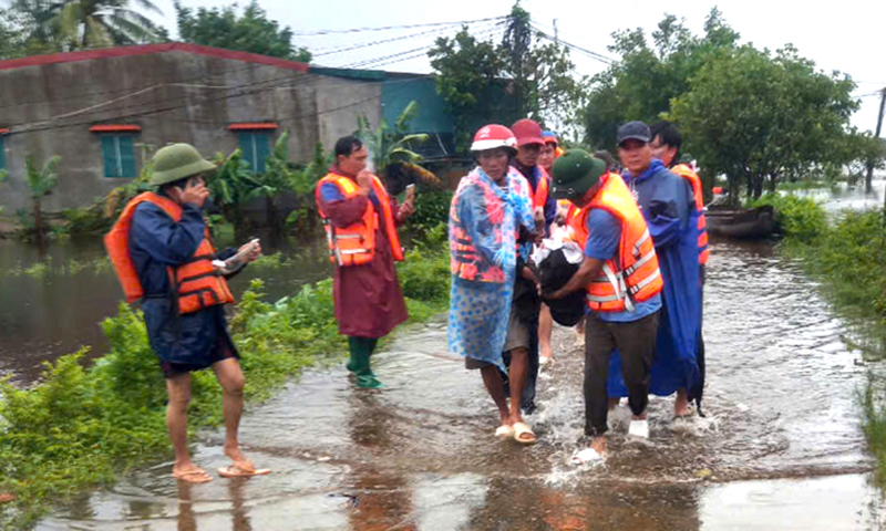 Thi thể ông Nguyễn Công Hiền được lực lượng chức năng tìm thấy trên tuyến đường thôn 2 Thanh Mỹ.