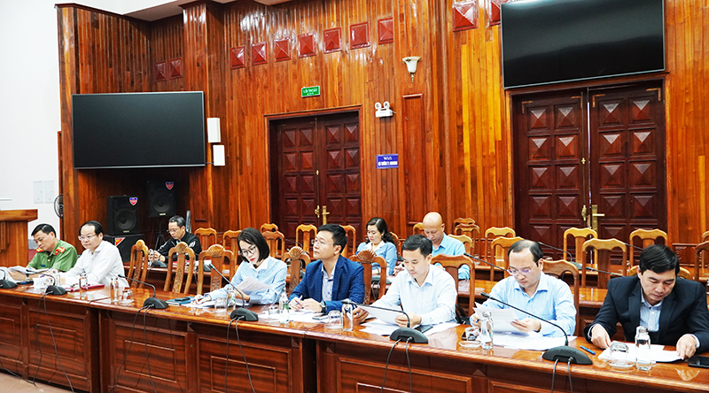 Các đại biểu tham dự cuộc họp.