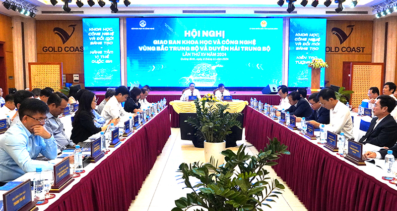 Thứ trưởng Bộ Khoa học v