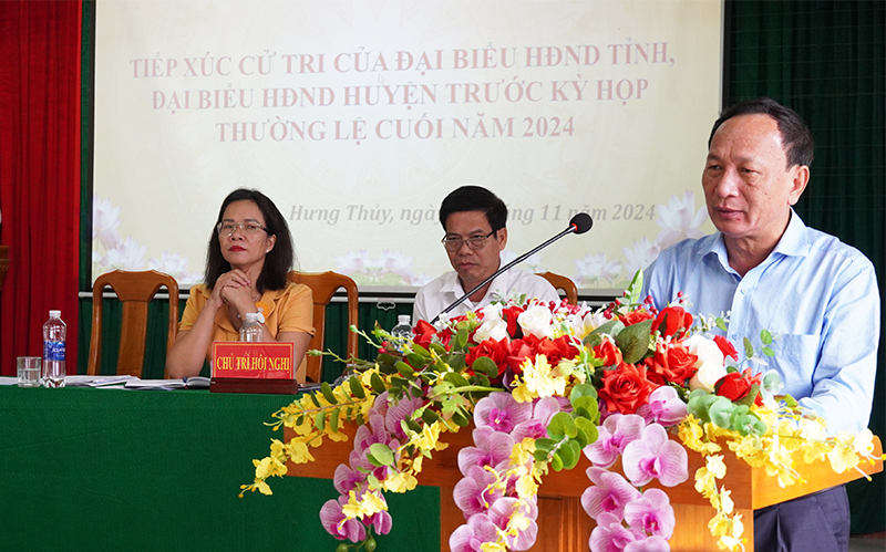 Đồng chí Phó Bí thư Thường trực Tỉnh ủy Trần Hải Châu tiếp thu ý kiến, kiến nghị của cử tri.