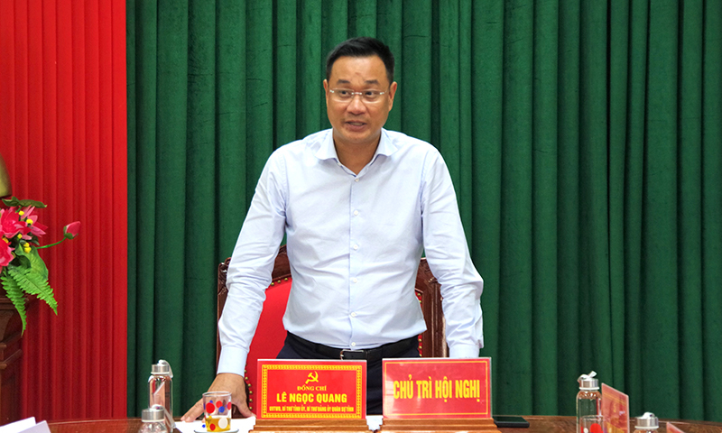 Đồng chí Bí thư Tỉnh ủy, Bí thư Đảng ủy Quân sự tỉnh Lê Ngọc Quang phát biểu kết luận tại hội nghị.