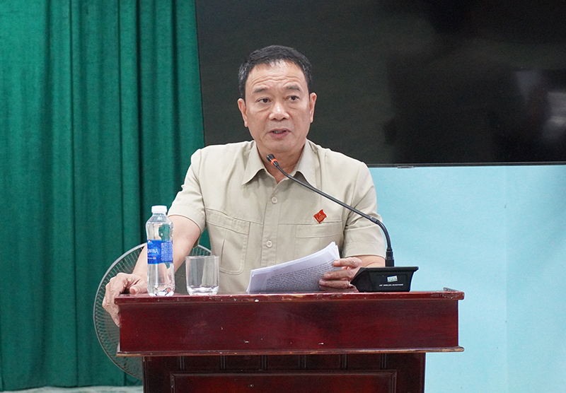 Đại diện tổ đại biểu HĐND tỉnh giải trình ý kiến, kiến nghị của cử tri.