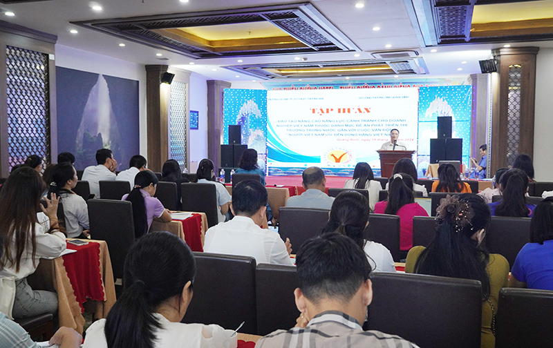 Quang cảnh lớp tập huấn