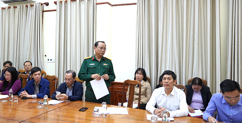 Đại diện lãnh đạo Bộ Chỉ huy Quân sự tỉnh phát biểu.