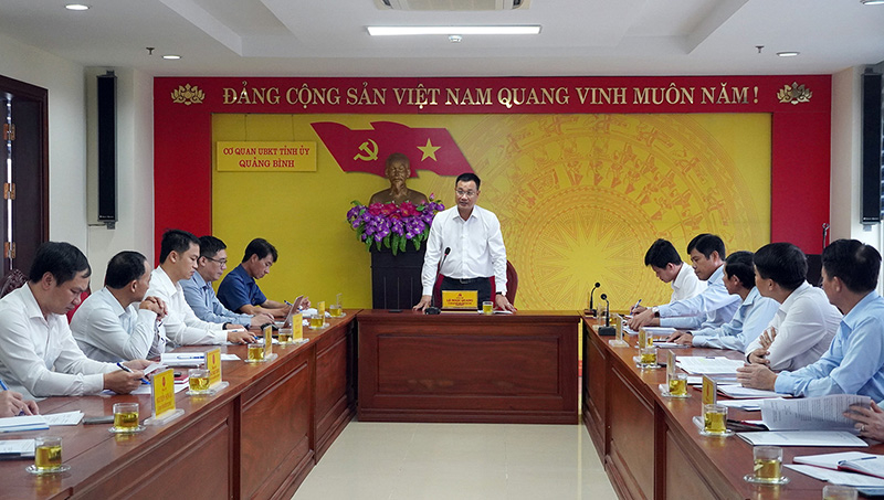 Quang cảnh buổi làm việc