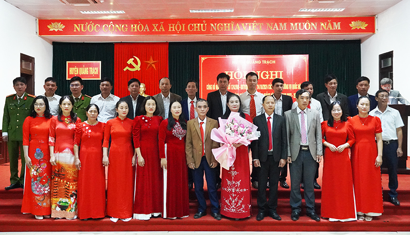 Ban Chấp hành Đảng bộ xã Phù Cảnh nhận nhiệm vụ.