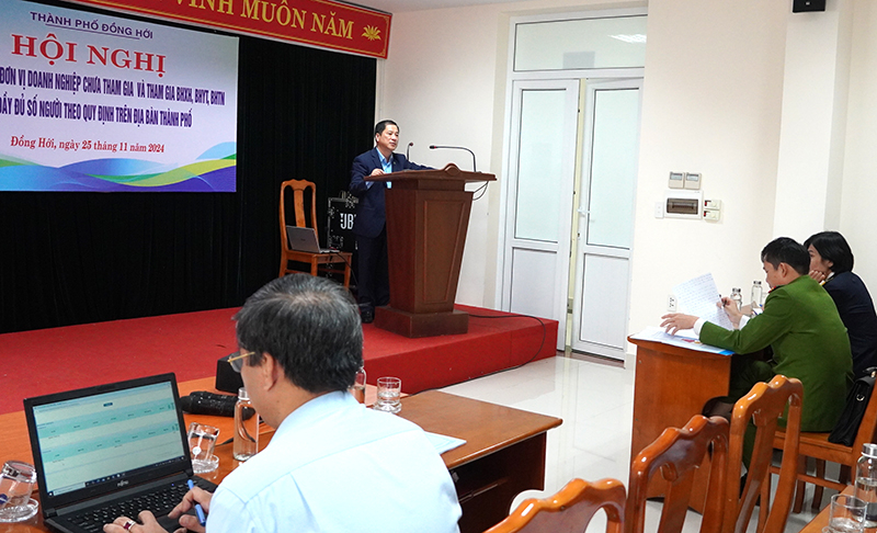 Đại diện Bảo hiểm xã hội tỉnh phát biểu.