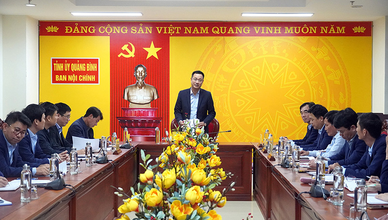 Quang cảnh buổi làm việc