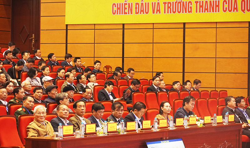 Các đồng chí  trong Ban Thường vụ Tỉnh ủy tham dự hội thảo.