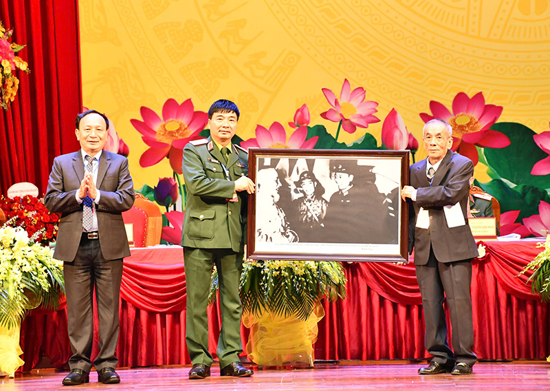 Đồng chí Phó Bí 
