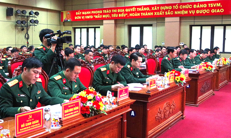 Các đại biểu tham dự hội nghị.