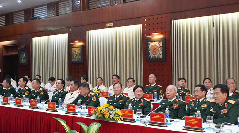 Các đại biểu tham dự buổi gặp mặt.