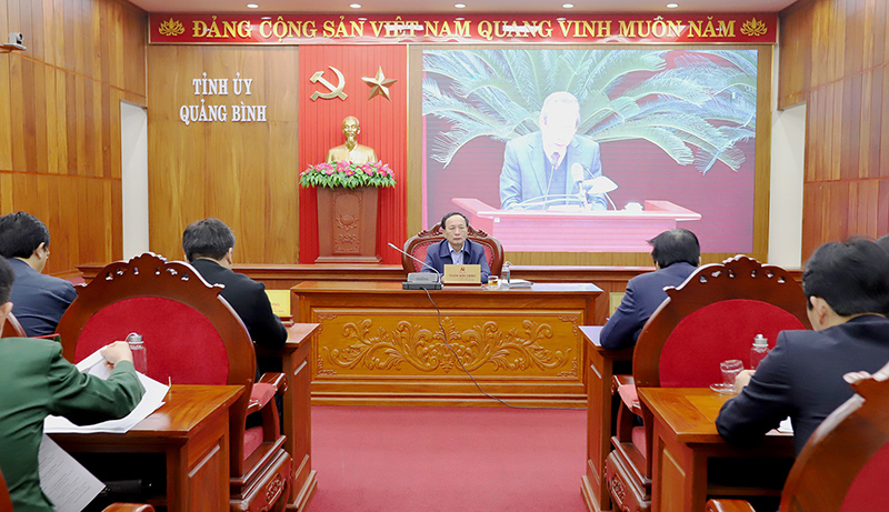 Đồng chí Trần Hải Châu, Phó Bí thư Thường trực Tỉnh ủy, Chủ tịch HĐND tỉnh tham dự hội nghị tại điểm cầu Quảng Bình