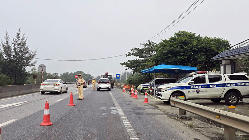 Lực lượng CSGT tăng cường tuần tra, xử lý các phương tiện vi phạm