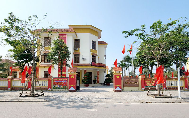 Không khí chào mừng đại hội đảng bộ các cấp tại phường Đức Ninh Đông (TP. Đồng Hới).