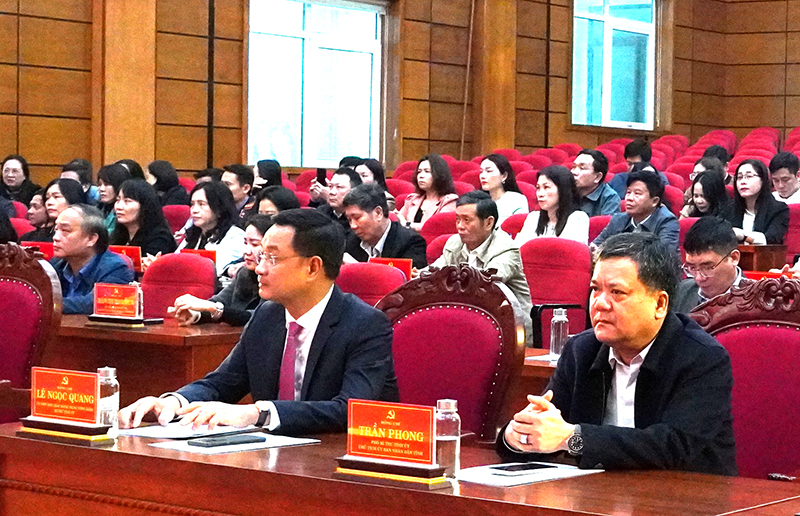 Các đại biểu tham dự hội nghị.