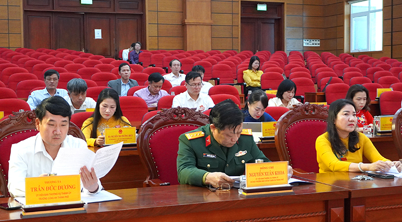 Các đại biểu dự hội nghị.