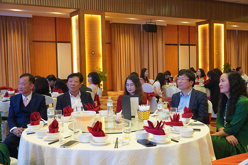 Các đại biểu tham dự buổi gặp mặt.