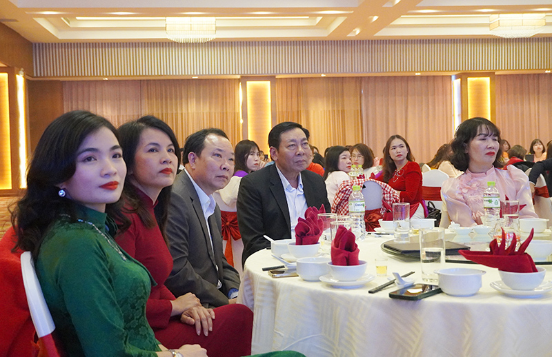 Các đại biểu dự buổi gặp mặt.