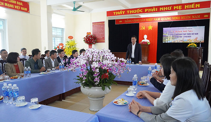 Đồng chí Bí thư Tỉnh ủy Lê Ngọc Quang đánh giá cao nỗ lực trong khám chữa bệnh của Bệnh viện đa khoa TP. Đồng Hới thời gian qua.