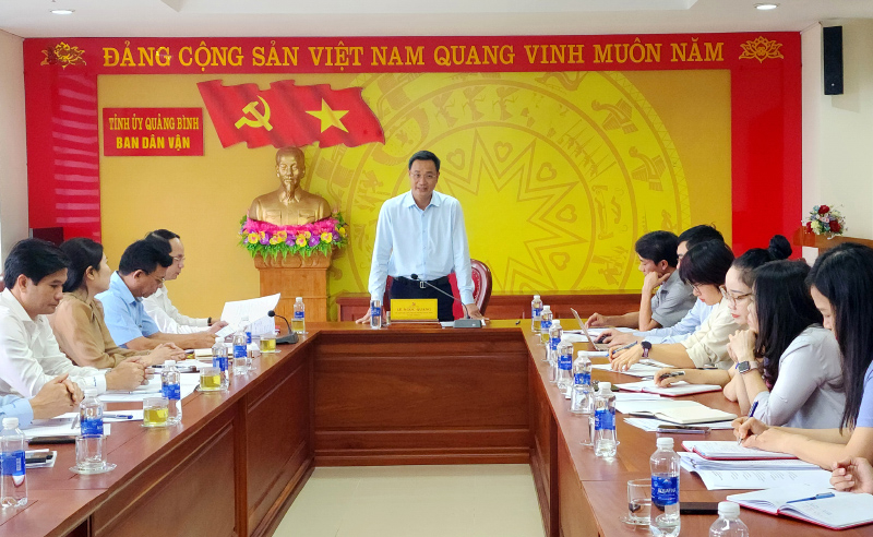 Đồng chí Lê Ngọc Quang, Ủy viên Trung ương Đảng, Bí thư Tỉnh ủy làm việc với Ban Dân vận Tỉnh ủy.