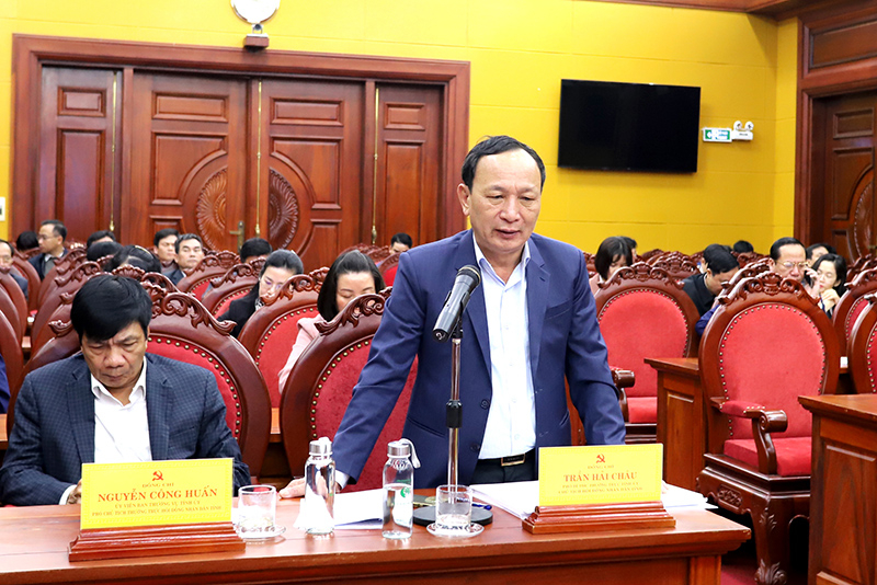 Đồng chí Trần Hải Châu, Phó Bí thư Thường trực Tỉnh ủy, Chủ tịch HĐND tỉnh tham gia đóng góp ý kiến vào dự thảo Văn kiện.
