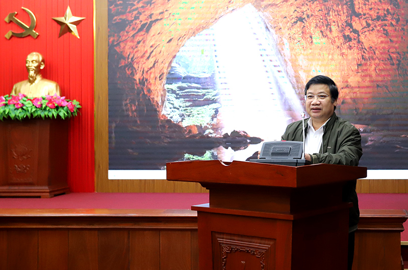 Đồng chí Cao Văn Định, Ủy viên Ban thường vụ Tỉnh ủy góp ý dự thảo Văn kiện.
