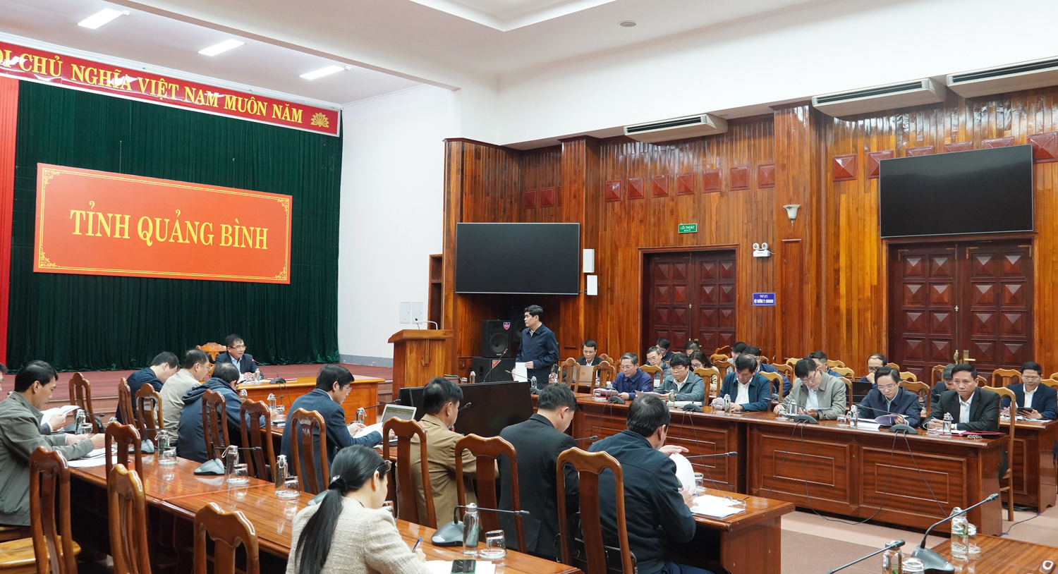 Quang cảnh buổi làm việc.