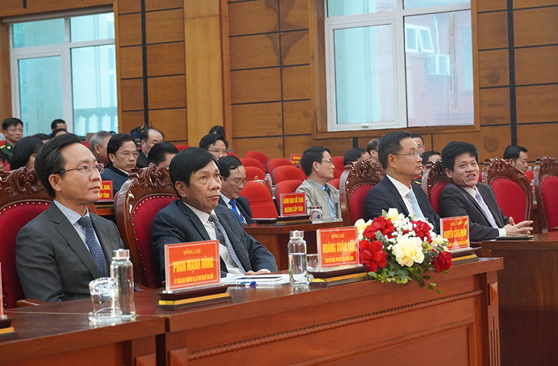 Các đại biểu dự lễ kỷ niệm.