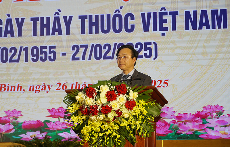 Dồng chí Phó Chủ tịch UBND tỉnh Hoàng Xuân Tân đánh giá cao những thành tựu của ngành Y tế trong thời gian qua.