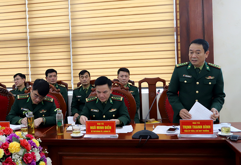 Lãnh đạo Đảng ủy, BCH BĐBP tỉnh tại buổi làm việc.