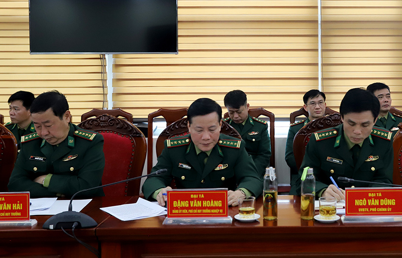 Lãnh đạo Đảng ủy, BCH BĐBP tỉnh tại buổi làm việc.