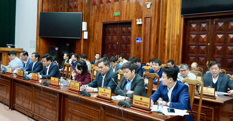 Các đại biểu dự phiên họp.