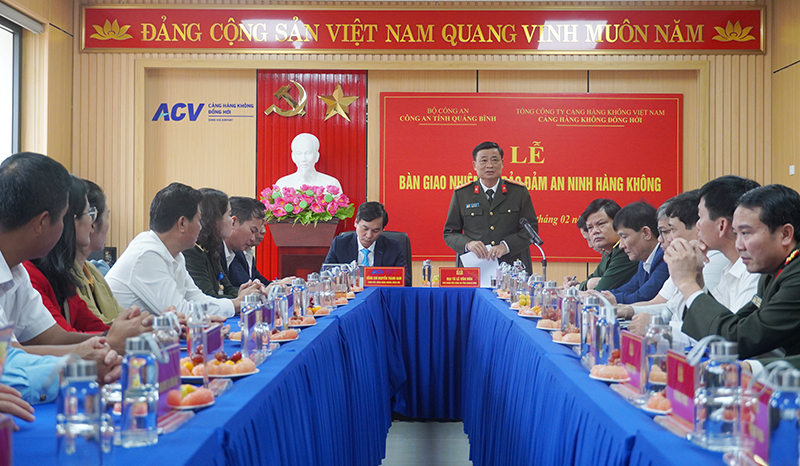 Quang cảnh lễ bàn giao.