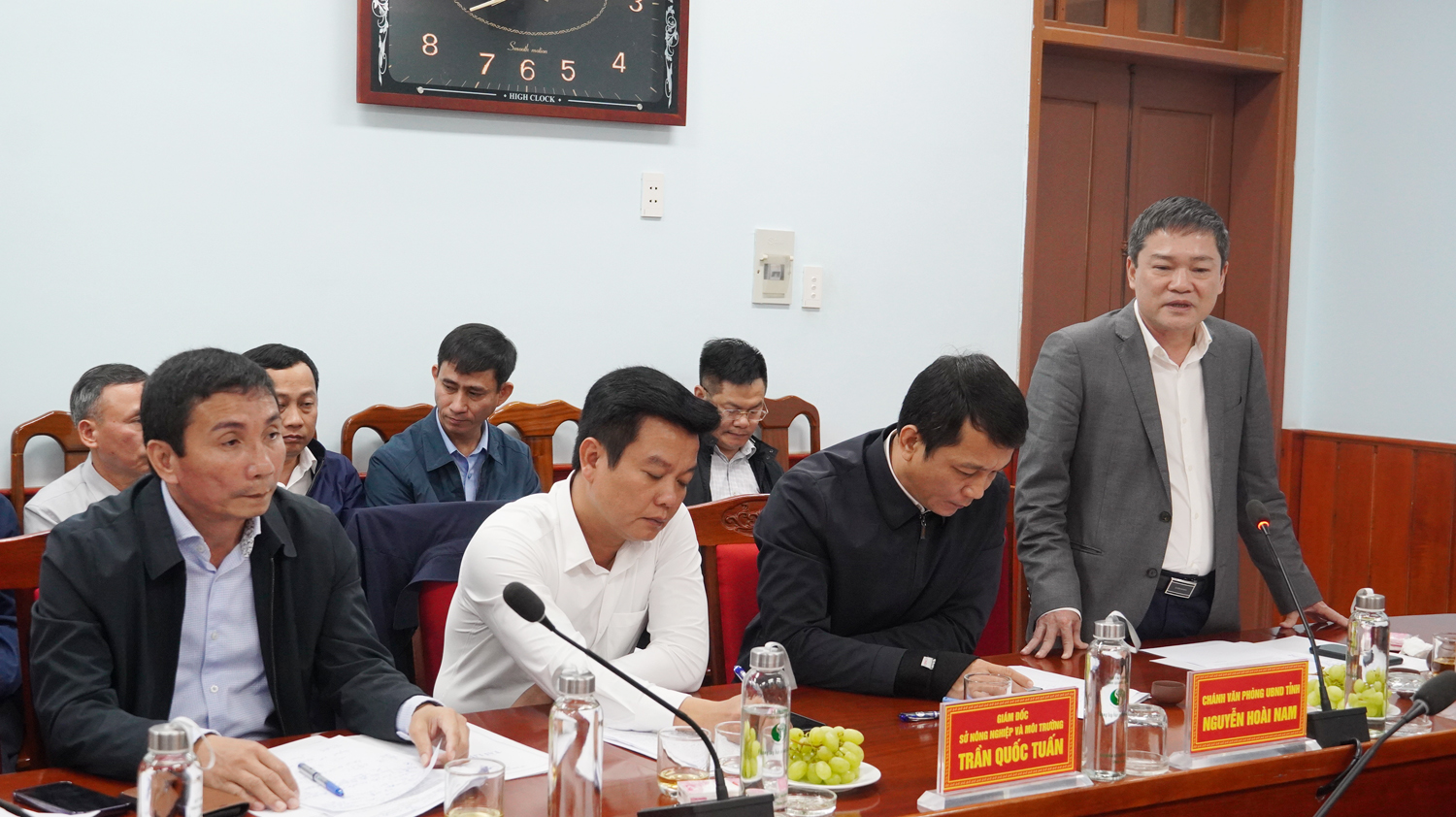 Đồng Chí Phó Chủ tịch UBND tỉnh Phan Phong Phú phát biểu tại buổi làm việc.  