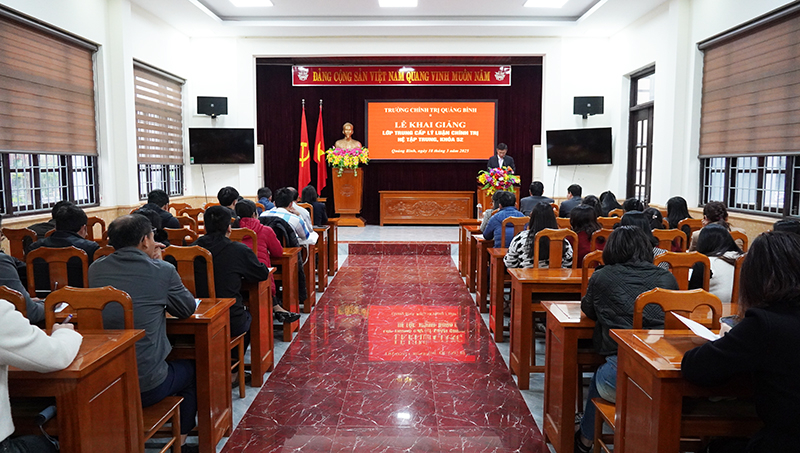 Quang cảnh lễ khai giảng.