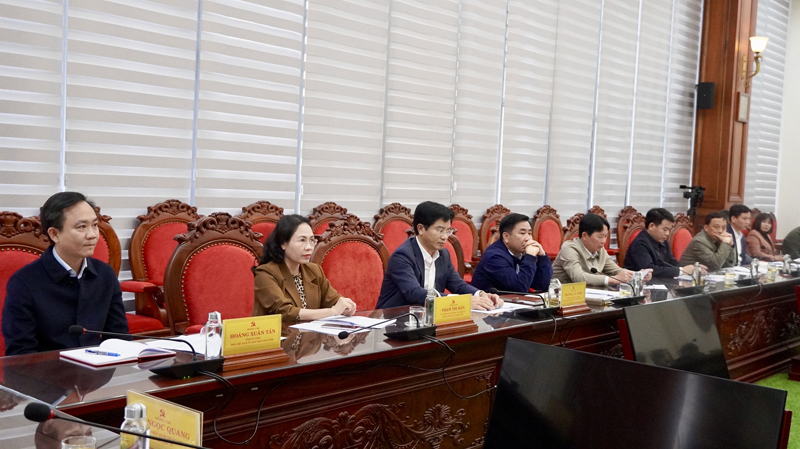 Các đại biểu dự phiên họp.