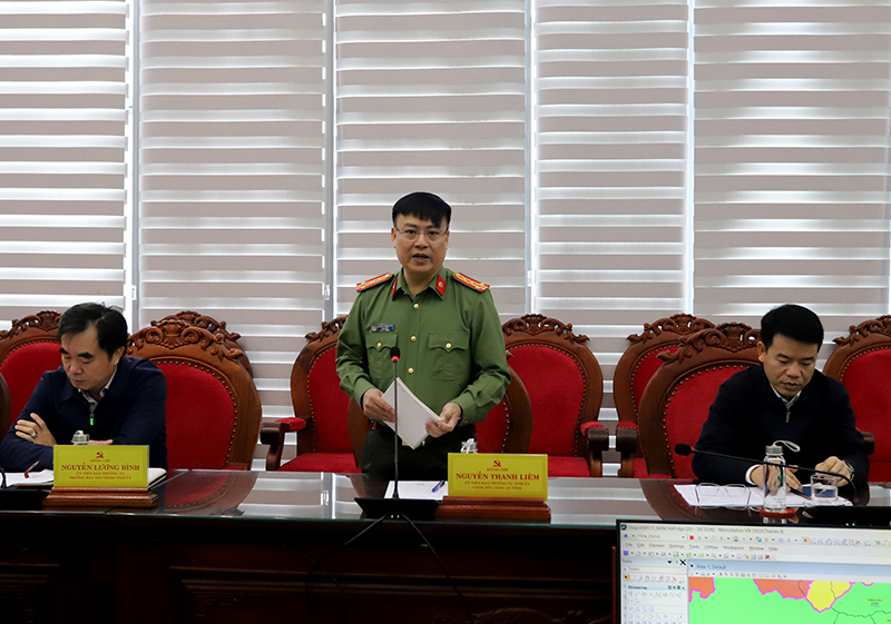 Đồng chí Nguyễn Thanh Liêm, Ủy viên Ban Thường vụ, Giám đốc Công an tỉnh phát biểu góp ý tại phiên họp.