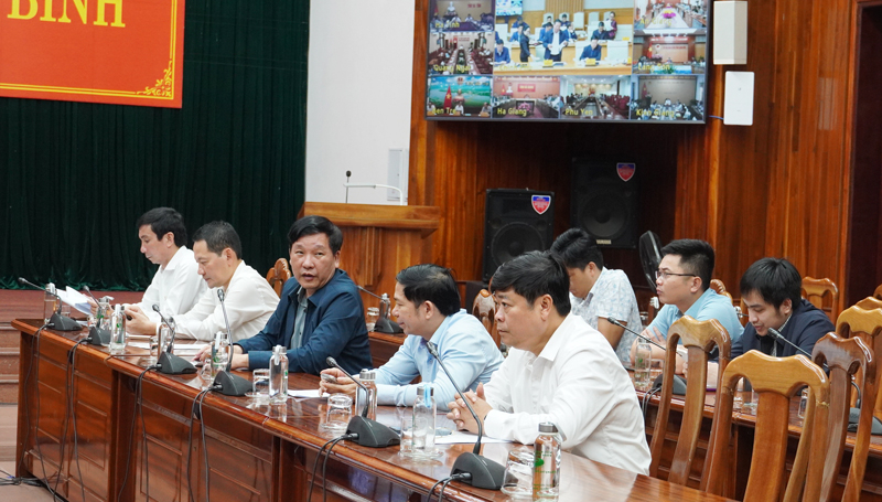 Các đại biểu tham dự hội nghị trực tuyến.