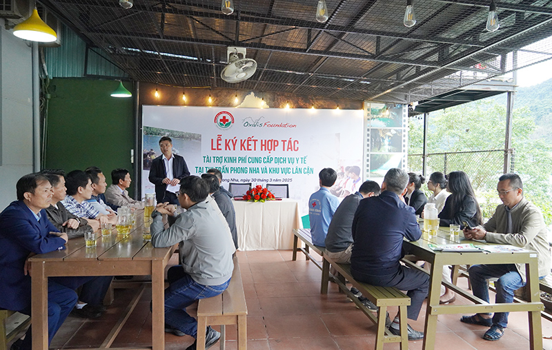 Quang cảnh lễ ký kết.