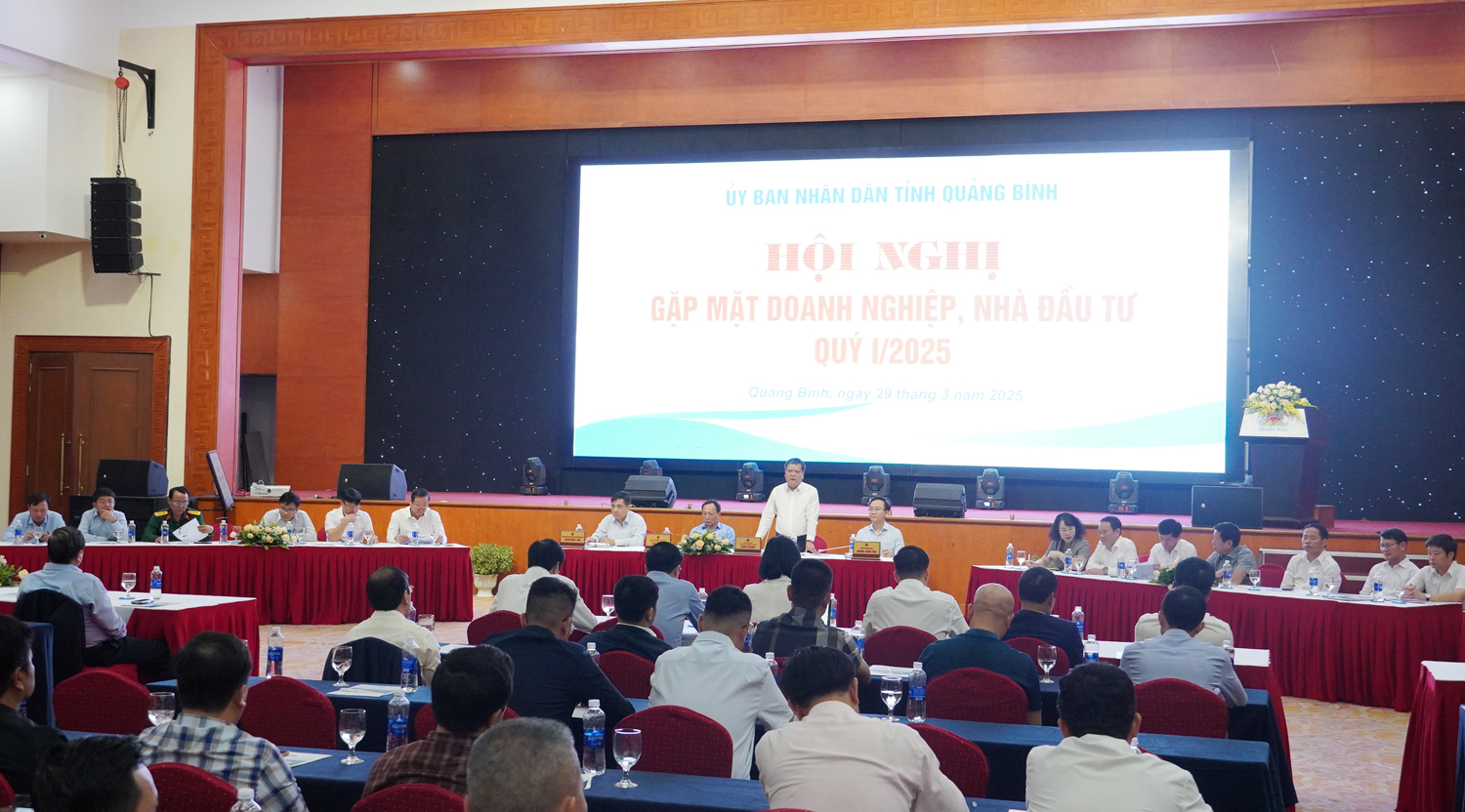 Lãnh đạo tỉnh Quảng Bình gặp gỡ lắng nghe tâm tư, nguyện vọng của doanh nghiệp, nhà đầu tư.