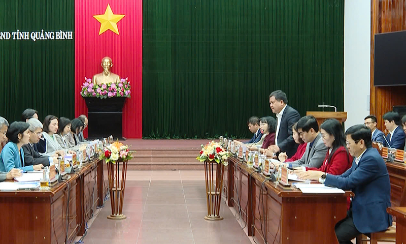 Quang cảnh buổi làm việc.