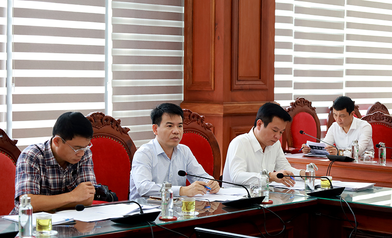Đại biểu tham dự phiên họp.